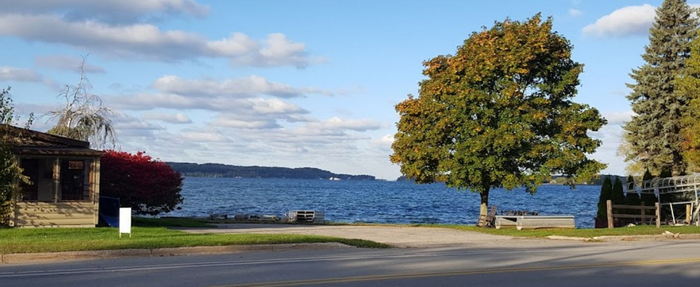 Portage Lake Motel (Wissners Motel, Sprengers Lakeview Motel) - Web Listing (newer photo)